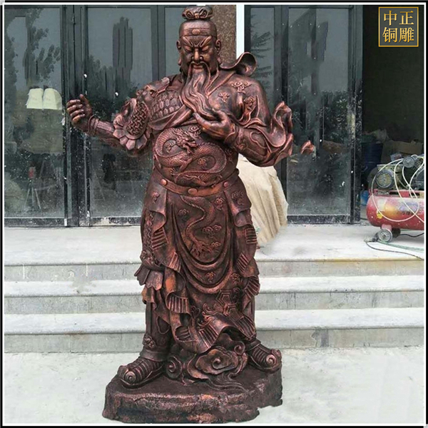 關(guān)公站像雕塑.jpg